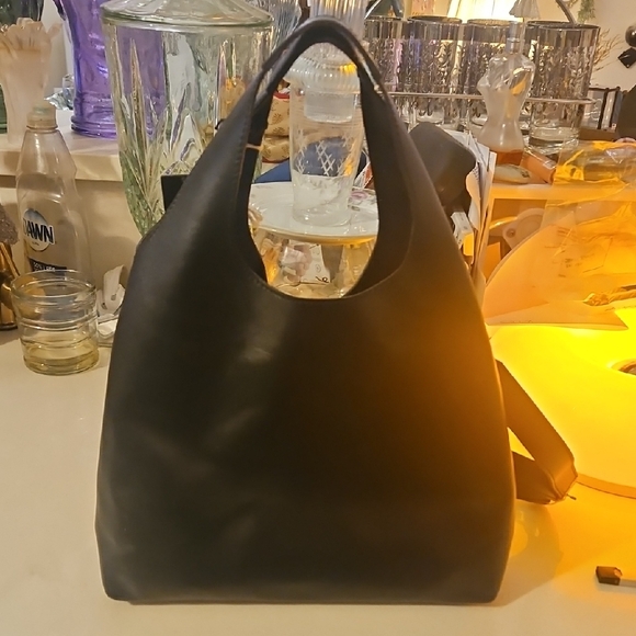 Lia Numa Black and Gold Satchel - Picture 4 of 9